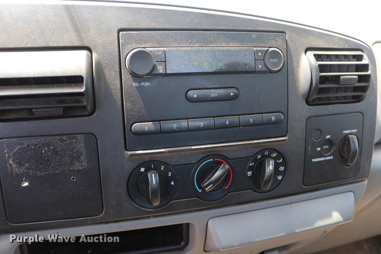 image for item DD1250 2007 Ford F250 Super Duty pickup truck