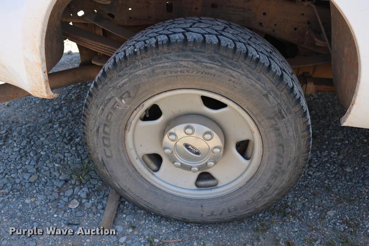 image for item DD1250 2007 Ford F250 Super Duty pickup truck
