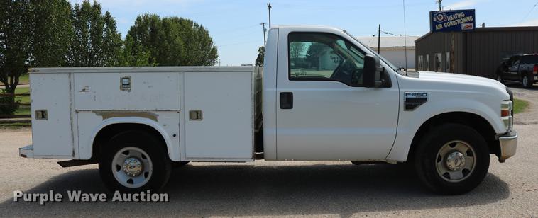 image for item DD1251 2008 Ford F250 Super Duty utility bed pickup truck