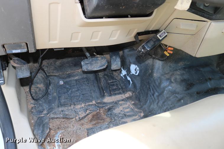 image for item DD1251 2008 Ford F250 Super Duty utility bed pickup truck