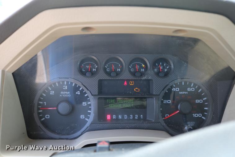 image for item DD1251 2008 Ford F250 Super Duty utility bed pickup truck