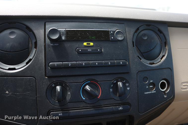 image for item DD1251 2008 Ford F250 Super Duty utility bed pickup truck