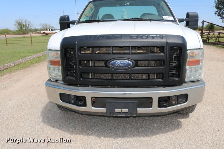 image for item DD1251 2008 Ford F250 Super Duty utility bed pickup truck