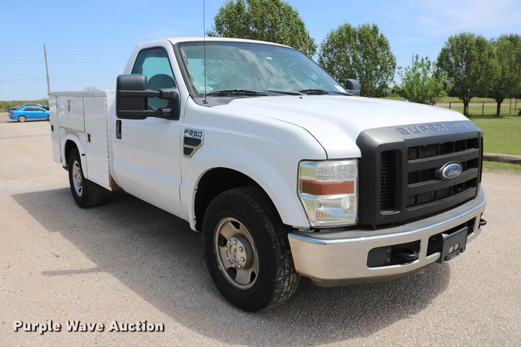 image for item DD1251 2008 Ford F250 Super Duty utility bed pickup truck