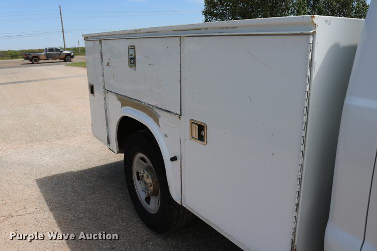 image for item DD1251 2008 Ford F250 Super Duty utility bed pickup truck