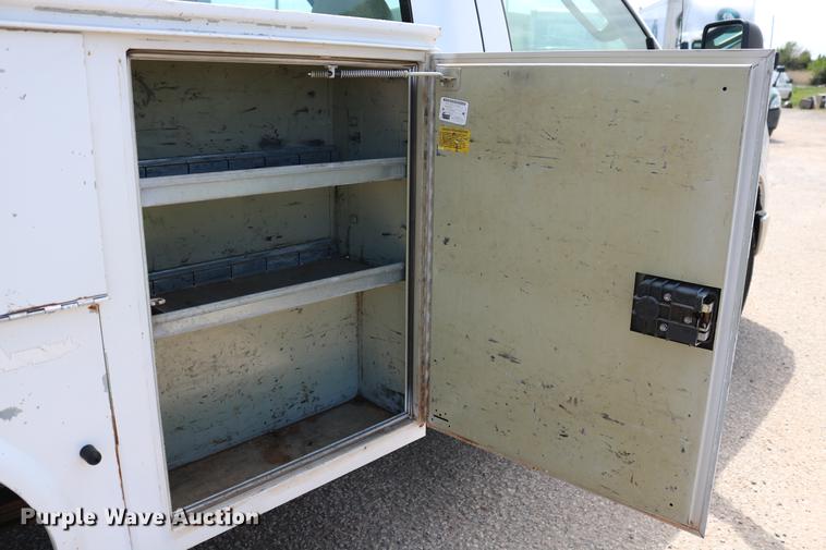 image for item DD1251 2008 Ford F250 Super Duty utility bed pickup truck