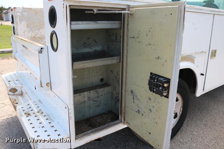 image for item DD1251 2008 Ford F250 Super Duty utility bed pickup truck