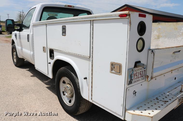 image for item DD1251 2008 Ford F250 Super Duty utility bed pickup truck