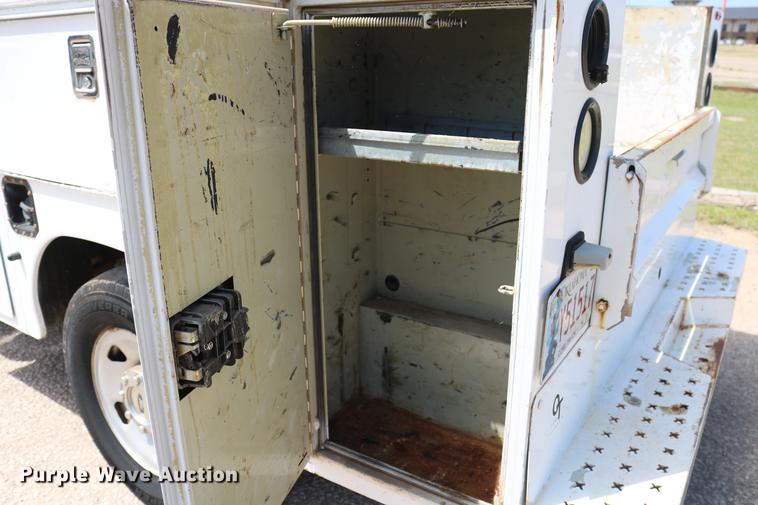 image for item DD1251 2008 Ford F250 Super Duty utility bed pickup truck