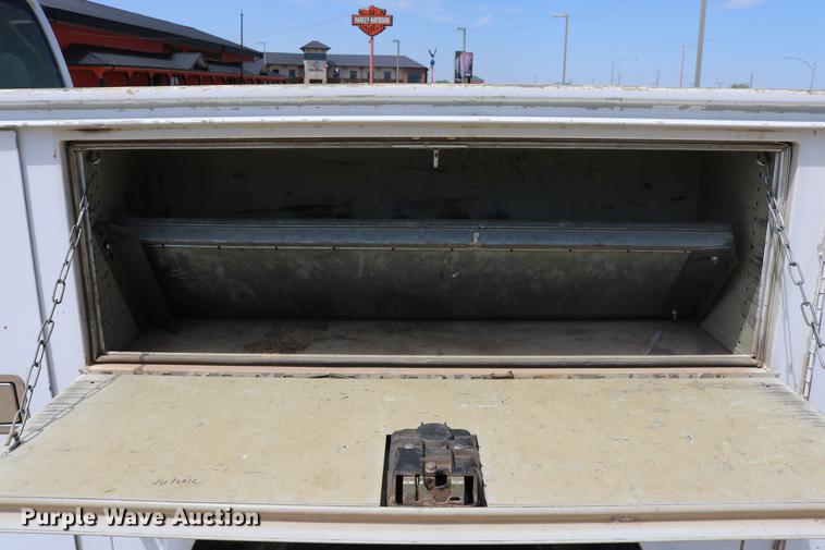 image for item DD1251 2008 Ford F250 Super Duty utility bed pickup truck