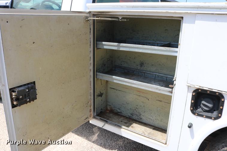 image for item DD1251 2008 Ford F250 Super Duty utility bed pickup truck