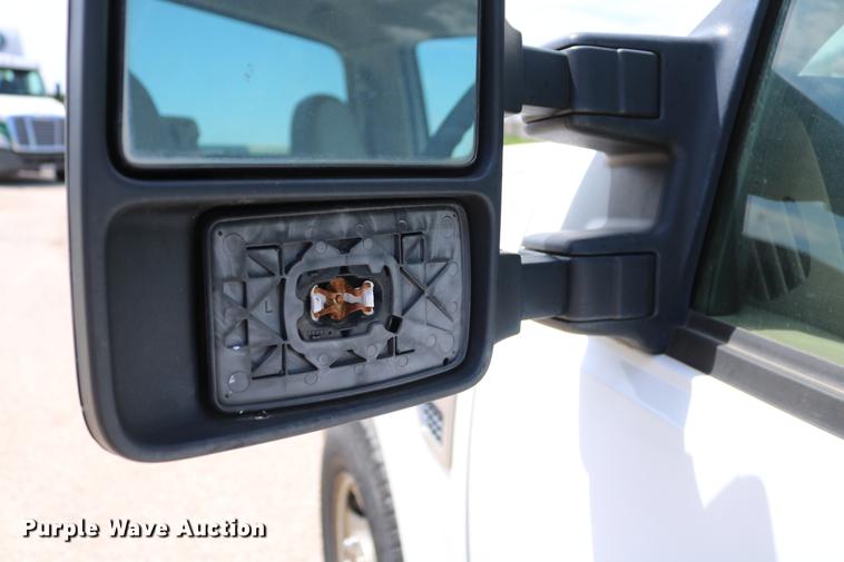 image for item DD1251 2008 Ford F250 Super Duty utility bed pickup truck