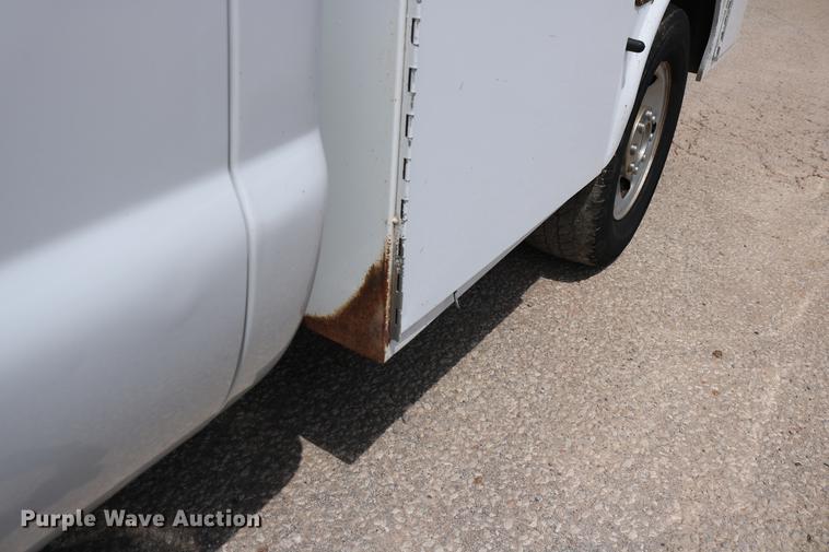 image for item DD1251 2008 Ford F250 Super Duty utility bed pickup truck