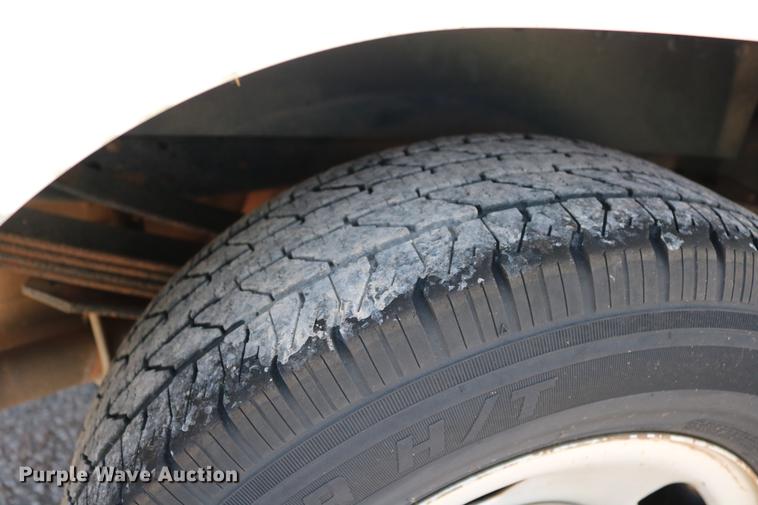 image for item DD1251 2008 Ford F250 Super Duty utility bed pickup truck