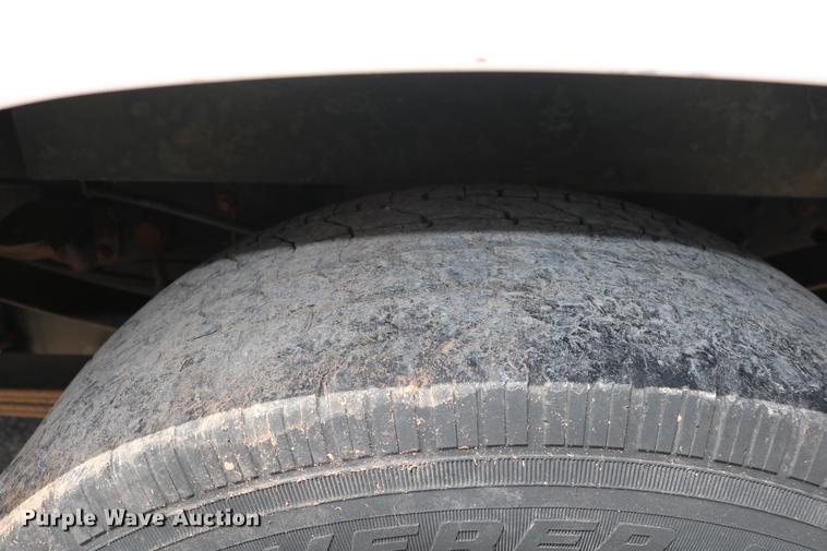 image for item DD1251 2008 Ford F250 Super Duty utility bed pickup truck