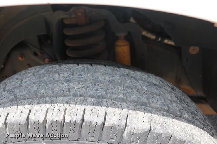 image for item DD1251 2008 Ford F250 Super Duty utility bed pickup truck