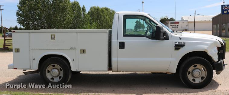 image for item DD1252 2010 Ford F250 Super Duty utility bed pickup truck