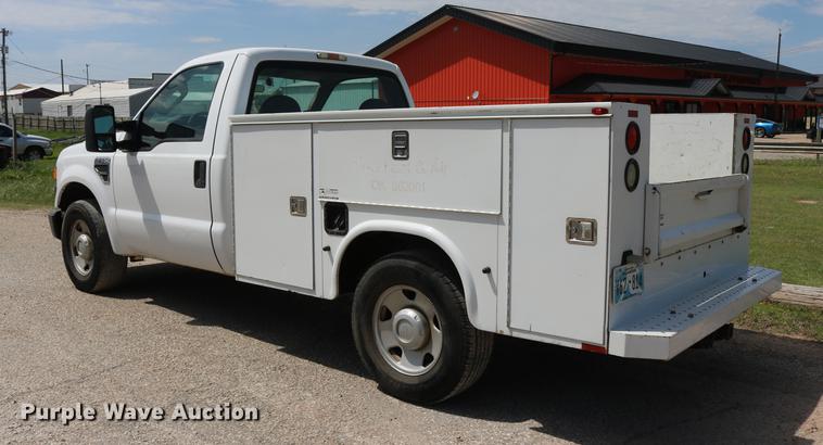 image for item DD1252 2010 Ford F250 Super Duty utility bed pickup truck