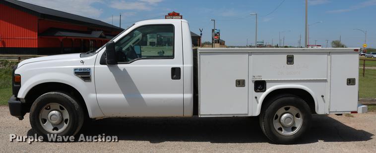 image for item DD1252 2010 Ford F250 Super Duty utility bed pickup truck