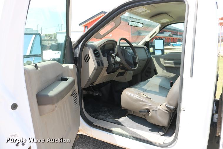 image for item DD1252 2010 Ford F250 Super Duty utility bed pickup truck