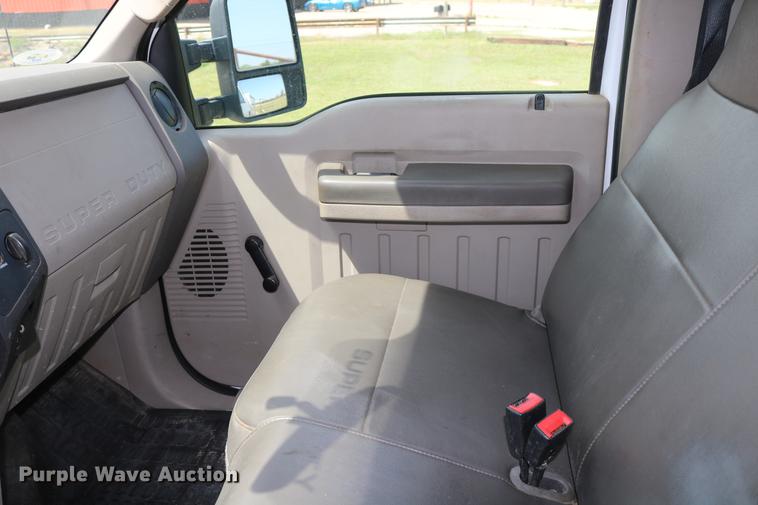 image for item DD1252 2010 Ford F250 Super Duty utility bed pickup truck