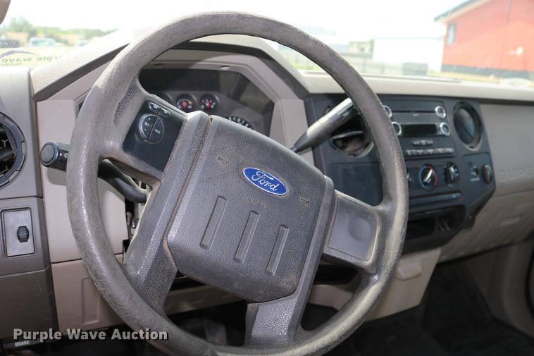 image for item DD1252 2010 Ford F250 Super Duty utility bed pickup truck