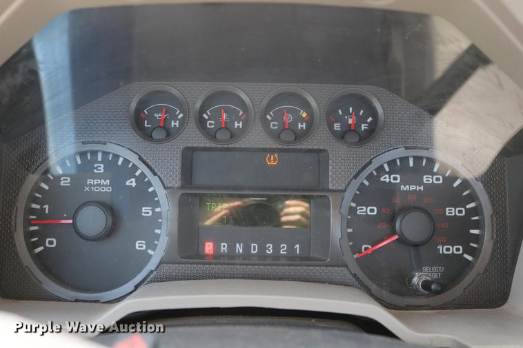 image for item DD1252 2010 Ford F250 Super Duty utility bed pickup truck