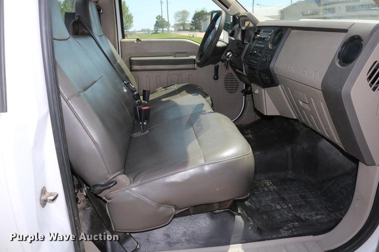 image for item DD1252 2010 Ford F250 Super Duty utility bed pickup truck