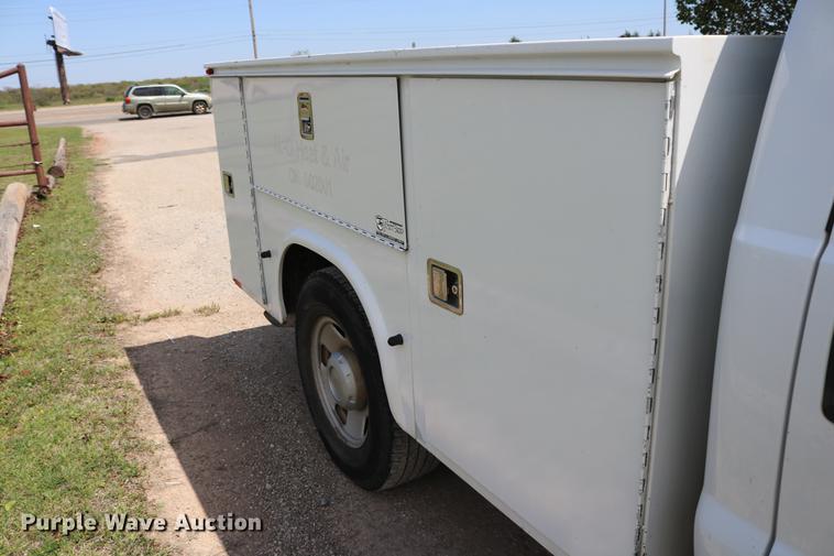 image for item DD1252 2010 Ford F250 Super Duty utility bed pickup truck