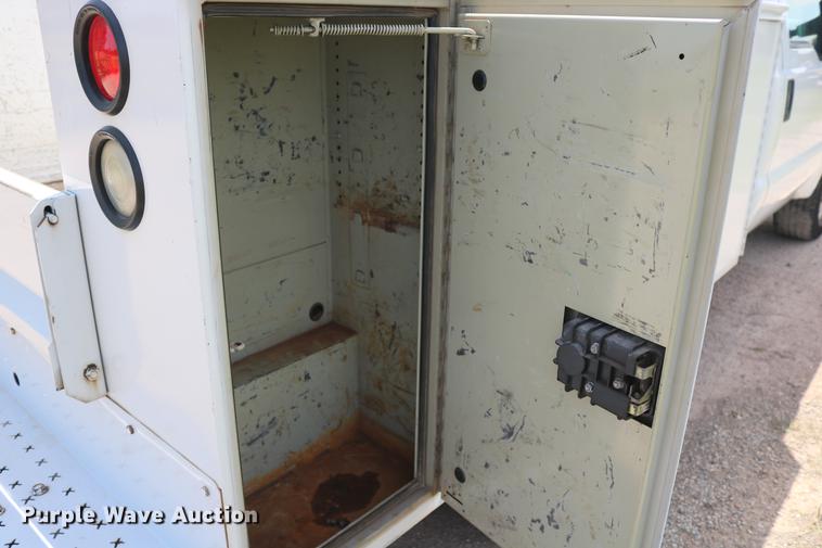 image for item DD1252 2010 Ford F250 Super Duty utility bed pickup truck