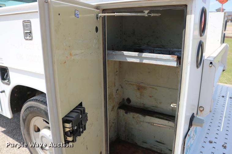 image for item DD1252 2010 Ford F250 Super Duty utility bed pickup truck