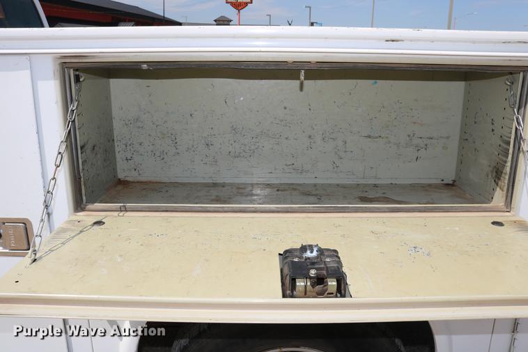 image for item DD1252 2010 Ford F250 Super Duty utility bed pickup truck