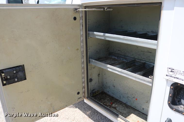 image for item DD1252 2010 Ford F250 Super Duty utility bed pickup truck