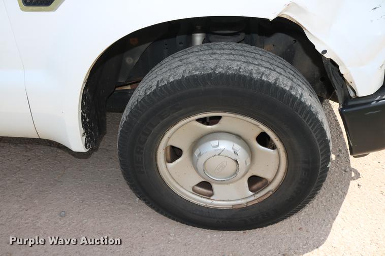 image for item DD1252 2010 Ford F250 Super Duty utility bed pickup truck