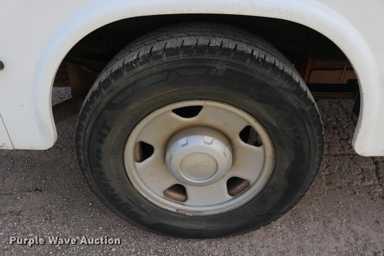 image for item DD1252 2010 Ford F250 Super Duty utility bed pickup truck