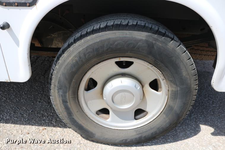 image for item DD1252 2010 Ford F250 Super Duty utility bed pickup truck