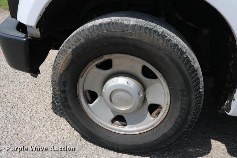 image for item DD1252 2010 Ford F250 Super Duty utility bed pickup truck