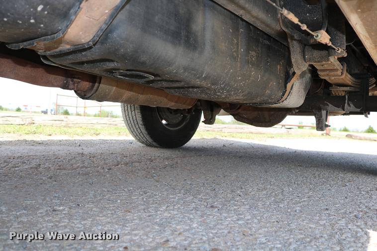 image for item DD1252 2010 Ford F250 Super Duty utility bed pickup truck