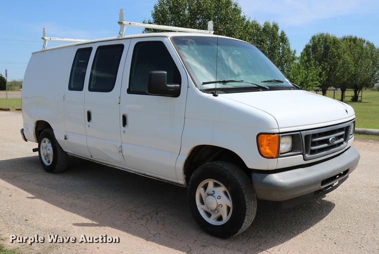 image for item DD1253 2007 Ford E150 van