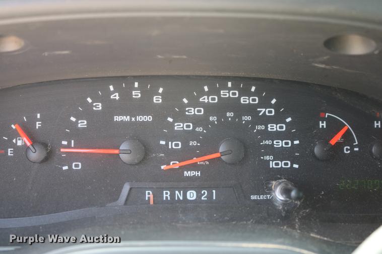 image for item DD1253 2007 Ford E150 van