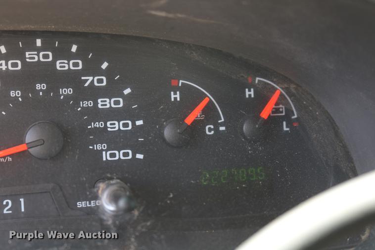 image for item DD1253 2007 Ford E150 van