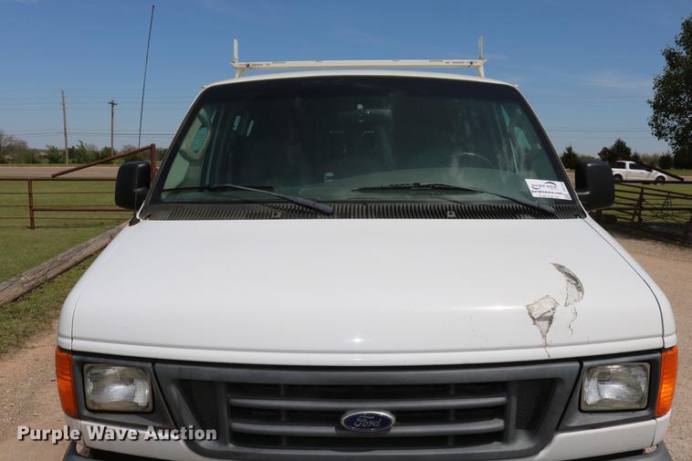 image for item DD1253 2007 Ford E150 van