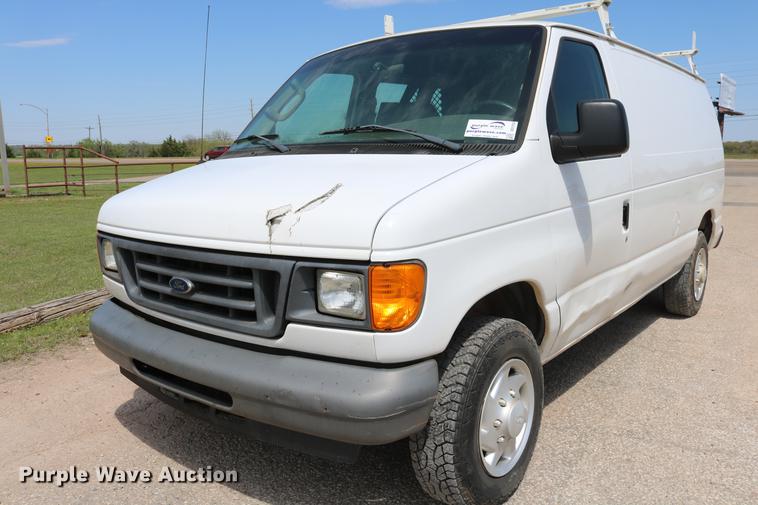 image for item DD1253 2007 Ford E150 van