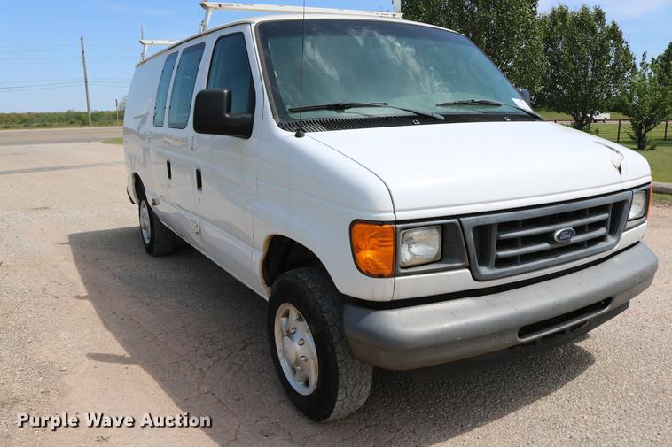 image for item DD1253 2007 Ford E150 van