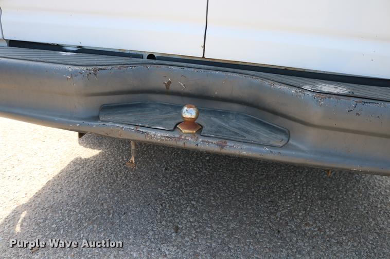 image for item DD1253 2007 Ford E150 van