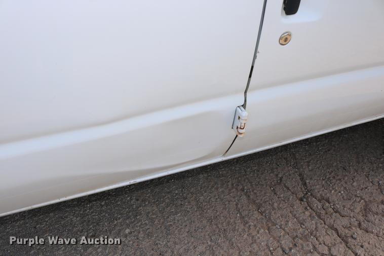 image for item DD1253 2007 Ford E150 van