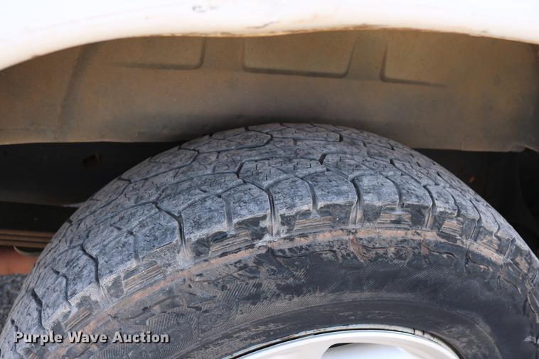 image for item DD1253 2007 Ford E150 van