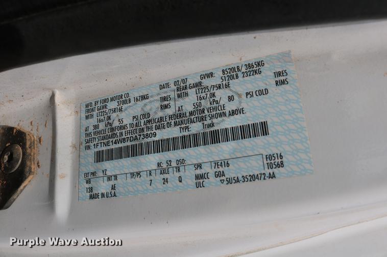 image for item DD1253 2007 Ford E150 van