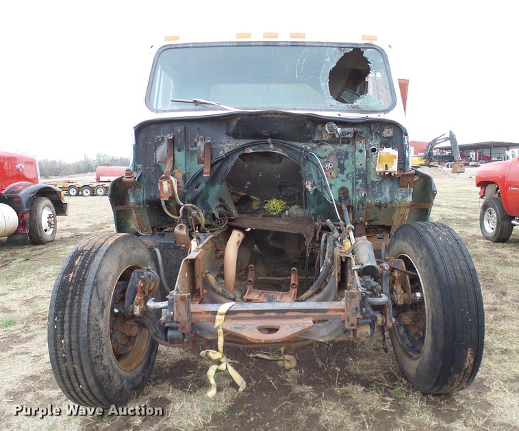 image for item DD1311 1986 International 1955 service truck