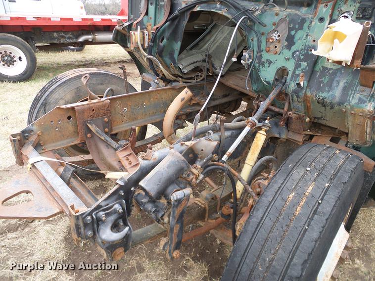 image for item DD1311 1986 International 1955 service truck